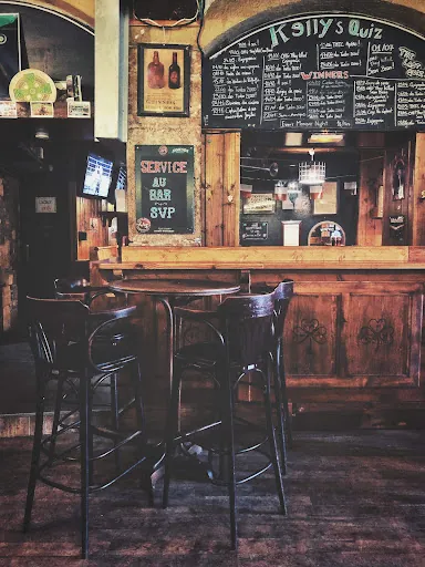 Kelly's Irish Pub